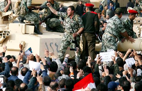 The 2011 Egyptian Revolution: A Wave of Discontent That Reshaped the Political Landscape of Ancient Egypt's Modern Heir